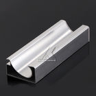 La maniglia anodizzata argento di alluminio con plastica ricopre il profilo materiale dell'OEM della cucina